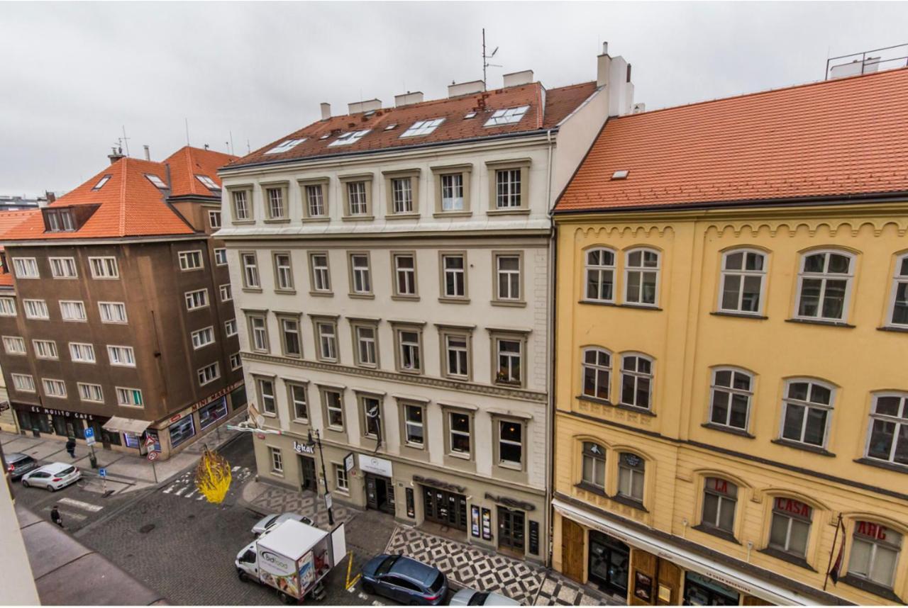 Apartamento Cosy Flat In The Heart Of Praga Exterior foto