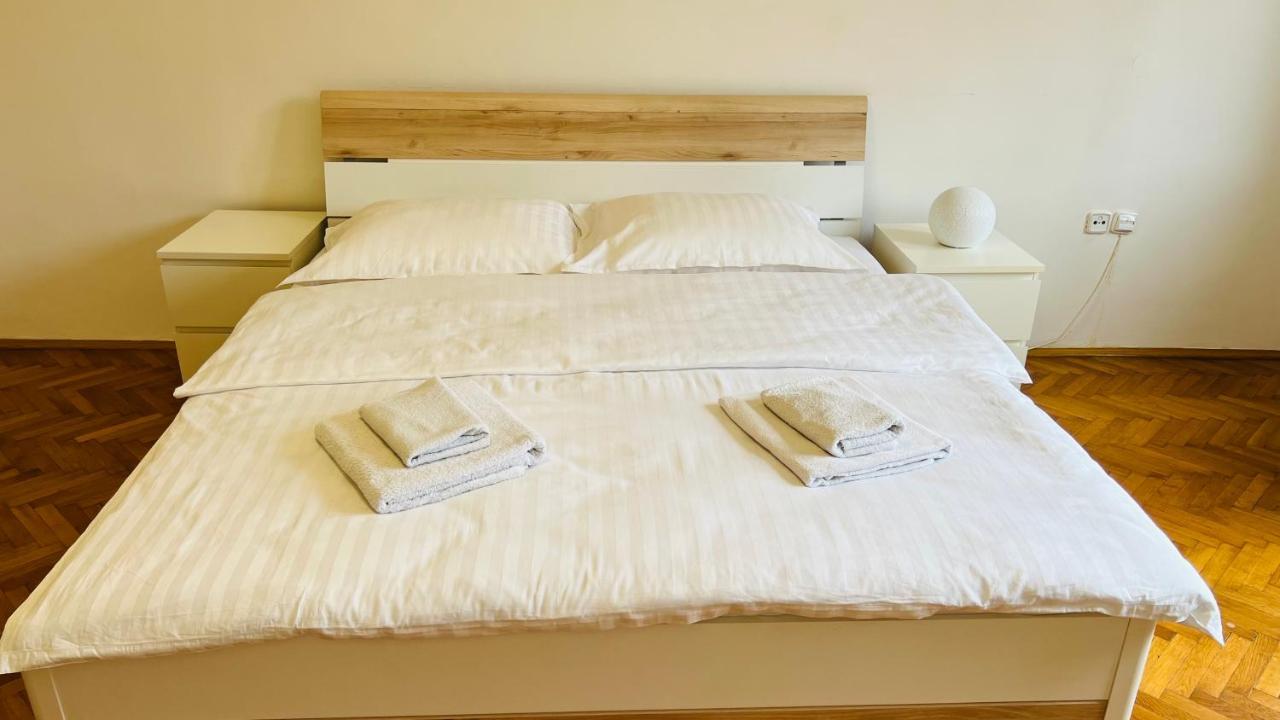 Apartamento Cosy Flat In The Heart Of Praga Exterior foto