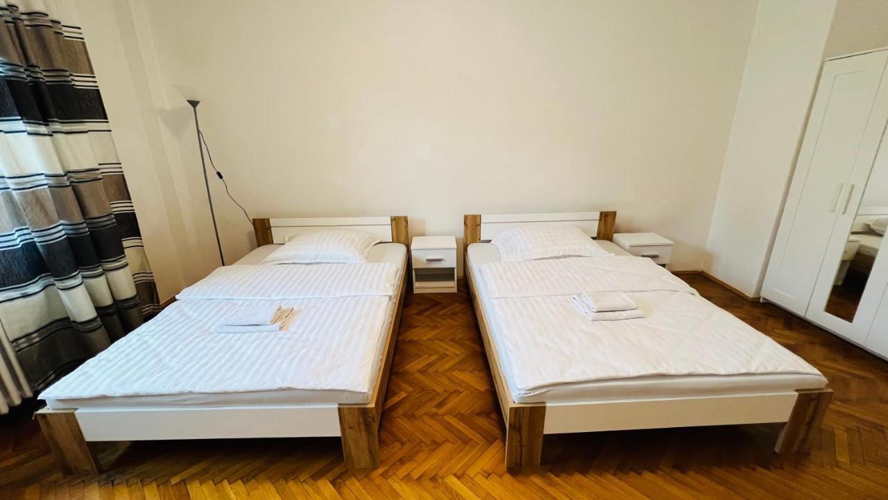 Apartamento Cosy Flat In The Heart Of Praga Exterior foto