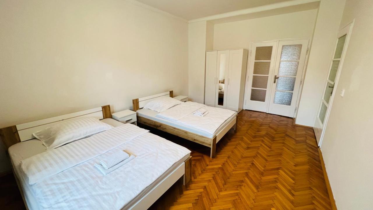 Apartamento Cosy Flat In The Heart Of Praga Exterior foto